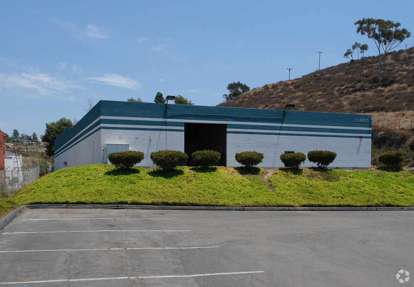 11425 Woodside Ave, Santee, CA for rent - Building Photo - Image 2 of 3