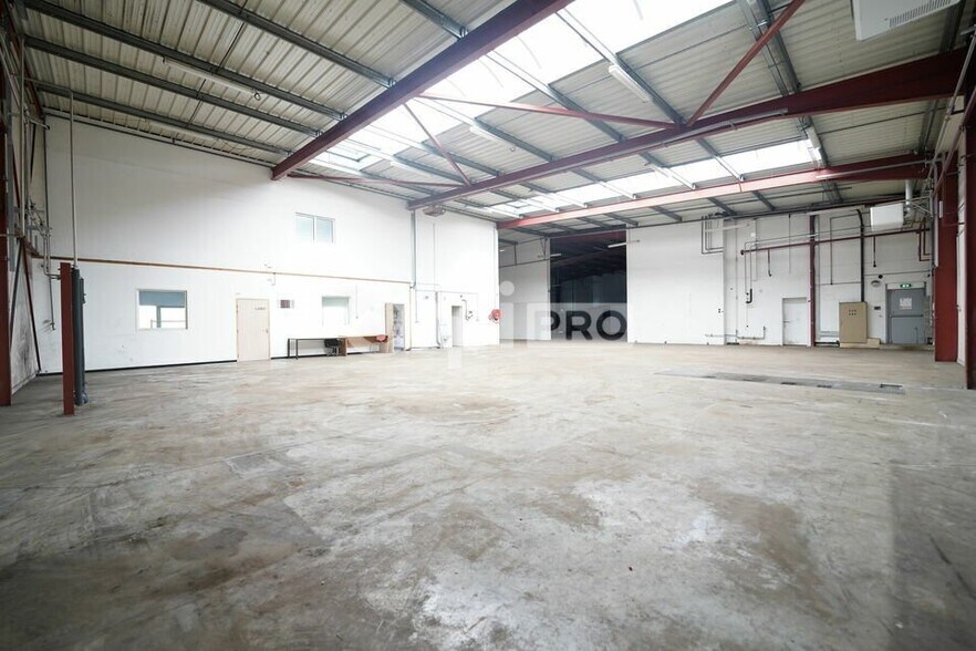 2736 Route De Ravel, Mornant to rent - Interior Photo - Image 2 of 20