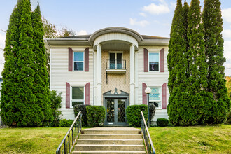 716-718 Rue Short, Sherbrooke, QC for sale Primary Photo- Image 1 of 5