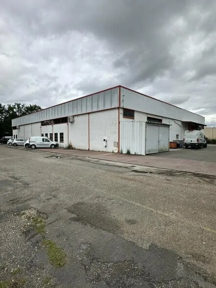 Light Industrial in Pessac to rent - Building Photo - Image 2 of 4