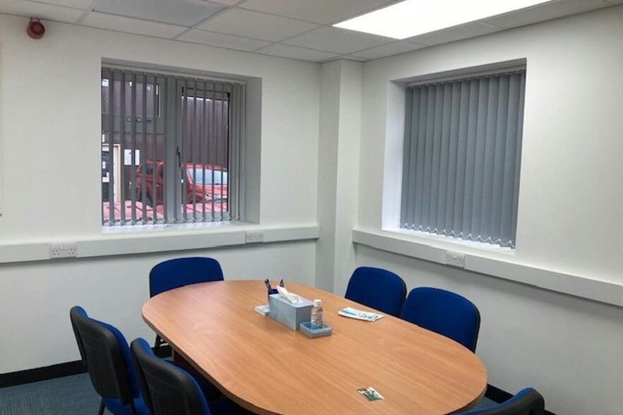 Basingstoke Rd, Reading to rent - Interior Photo - Image 2 of 3