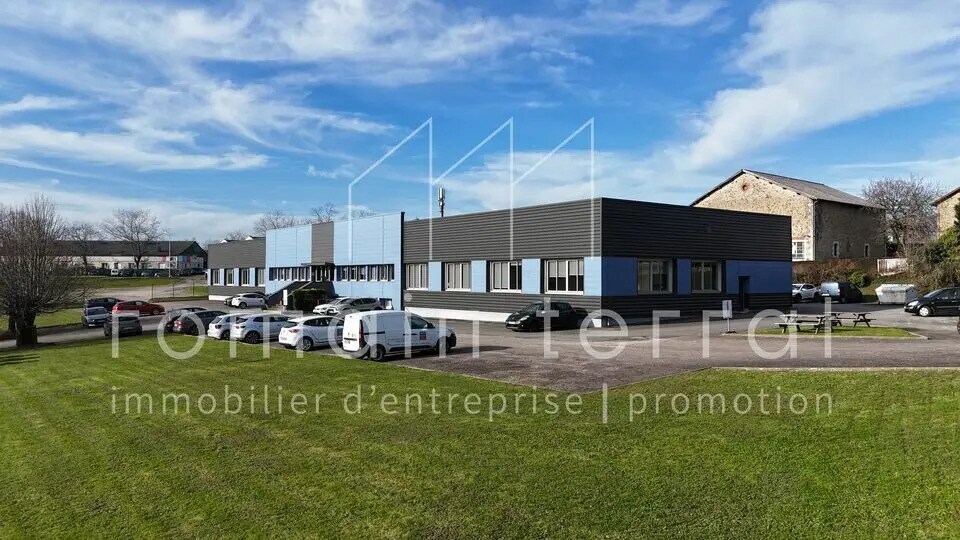 Vente Bureaux 1 500 m² - Photo 1