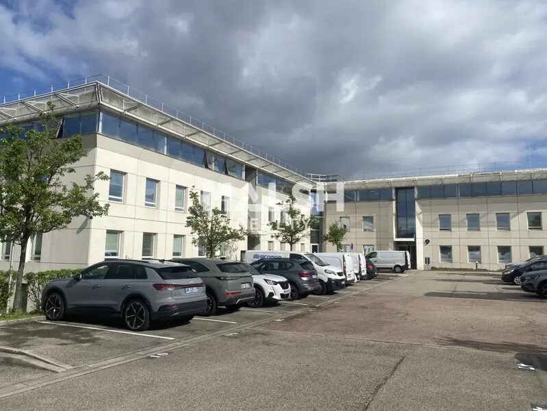 Office in Saint-Priest to rent Building Photo- Image 1 of 12