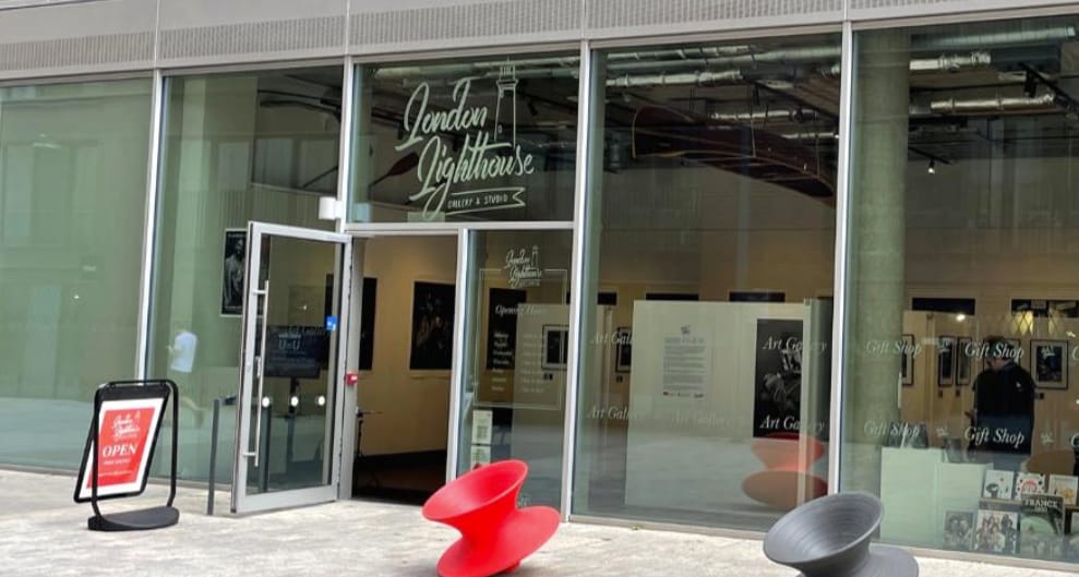 Orchard Pl, London to rent Building Photo- Image 1 of 2