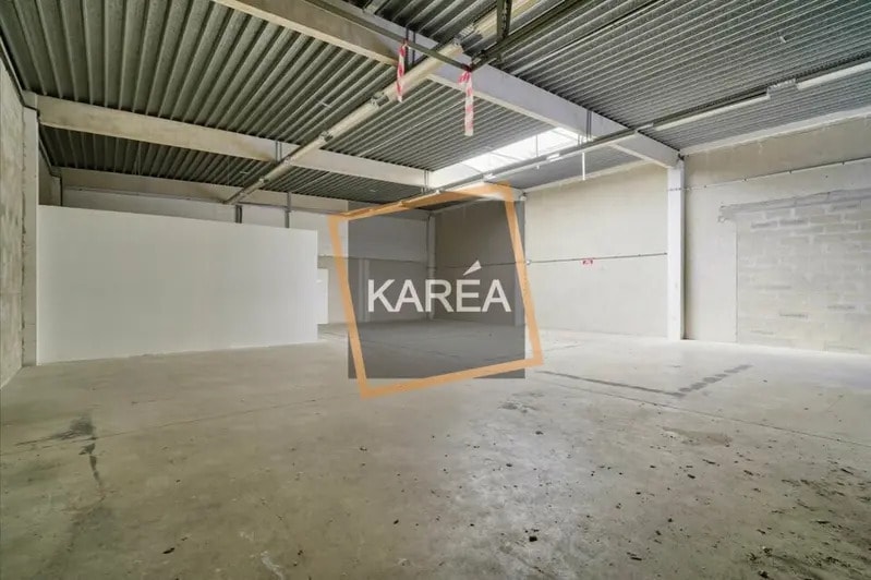 Light Industrial in Lognes to rent Building Photo- Image 1 of 6