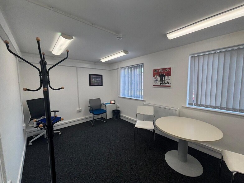 133-135 High St, Birmingham to rent - Building Photo - Image 3 of 13