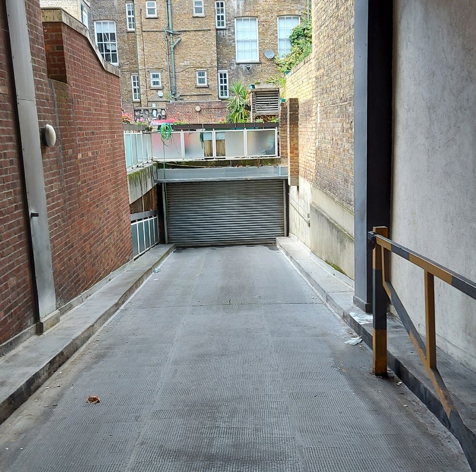 24 Eagle St, London to rent Primary Photo- Image 1 of 2