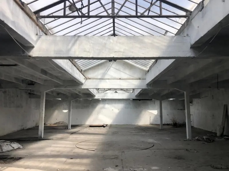 Retail in Tassin-la-Demi-Lune for sale Building Photo- Image 1 of 4