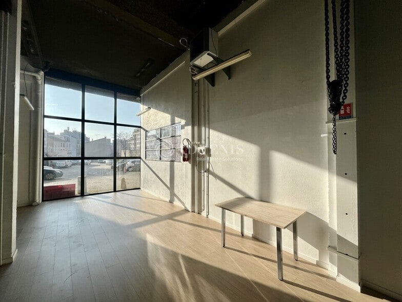 32 Rue Gallieni, Boulogne-Billancourt to rent - Interior Photo - Image 1 of 5