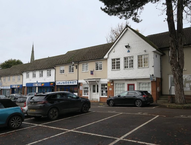 9 Emson Close, Saffron Walden for sale - Primary Photo - Image 1 of 1