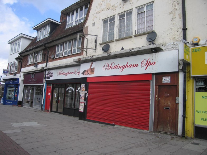 280-284 Court Road, London to rent - Building Photo - Image 3 of 4