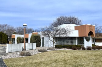 537 S Nicolet Rd, Appleton, WI for rent Building Photo- Image 1 of 2