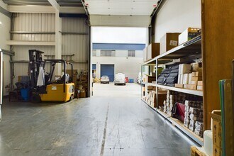 170 Rowan Rd, London to rent Interior Photo- Image 1 of 3