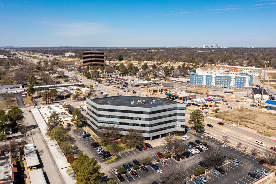 5110 S Yale Ave, Tulsa, OK for rent - Building Photo - Image 2 of 7