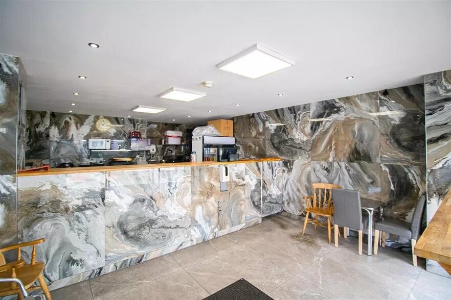 60 Plungington Rd, Preston for sale - Interior Photo - Image 2 of 13