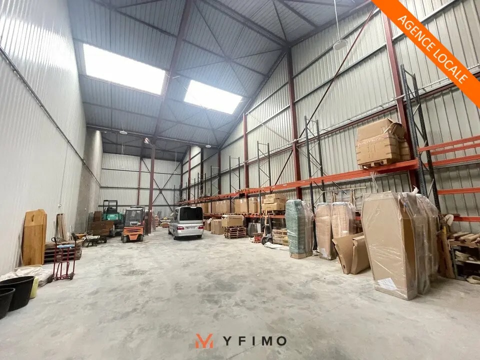 Location Local d'activités 765 m² - Photo 1
