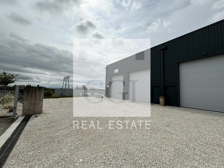 Light Industrial in Bonnefamille to rent - Building Photo - Image 2 of 15