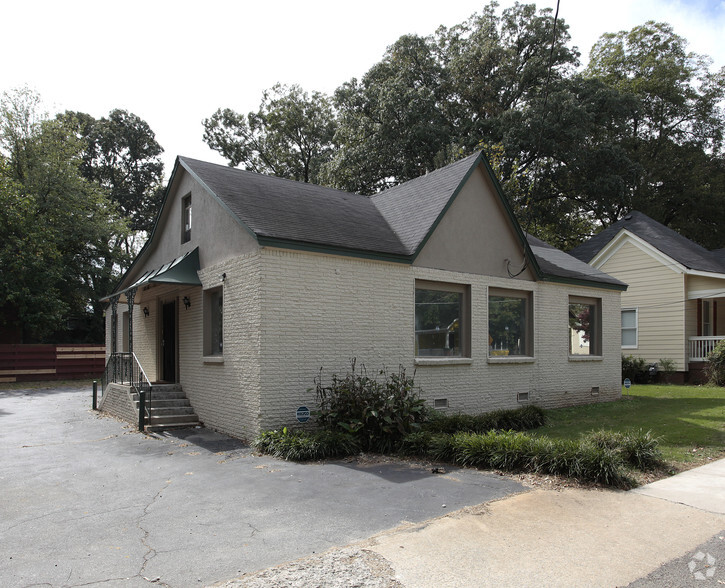 1750 Lyle Ave, College Park, GA for sale - Primary Photo - Image 1 of 14