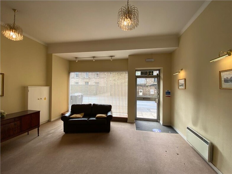 17-23 Church Hill Pl, Edinburgh for rent - Interior Photo - Image 3 of 5