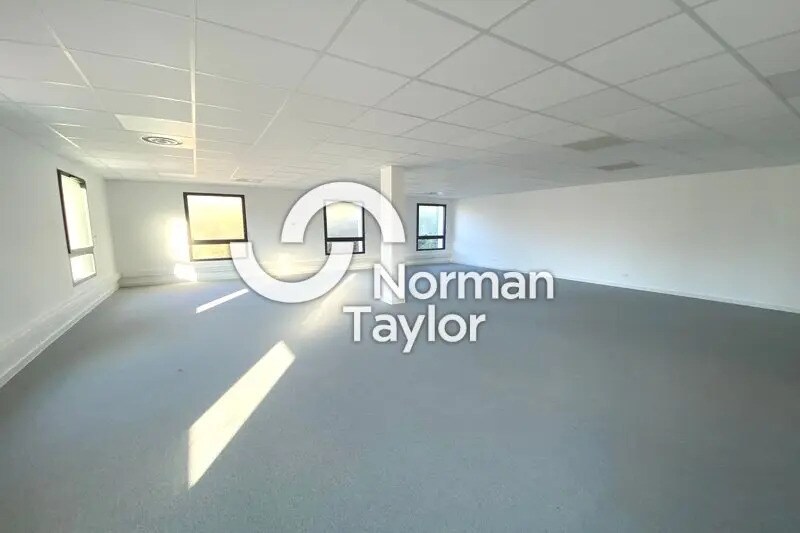 Office in Montpellier to rent Building Photo- Image 1 of 14