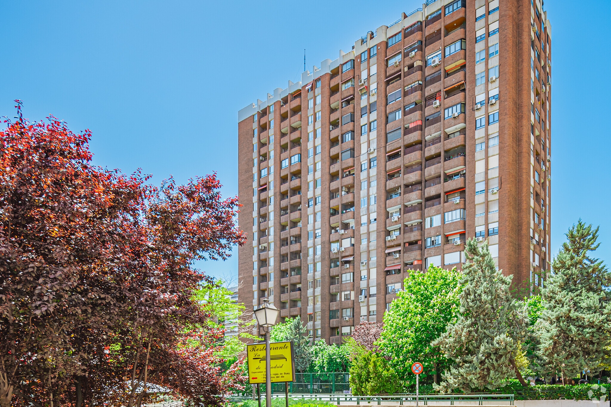Avenida de Brasil, 17, Madrid, Madrid to rent Primary Photo- Image 1 of 5