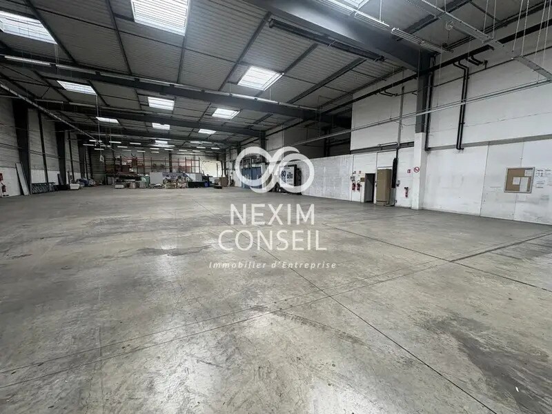 Industrial in La Courneuve to rent Interior Photo- Image 1 of 9