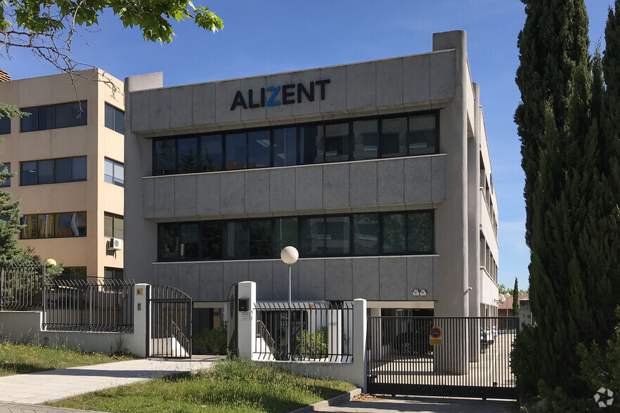 Avenida Artesanos, 48, Tres Cantos, Madrid for sale - Building Photo - Image 1 of 52