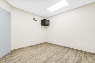 4401-4409 Wanda Ave, McAllen, TX to rent Interior Photo- Image 1 of 19
