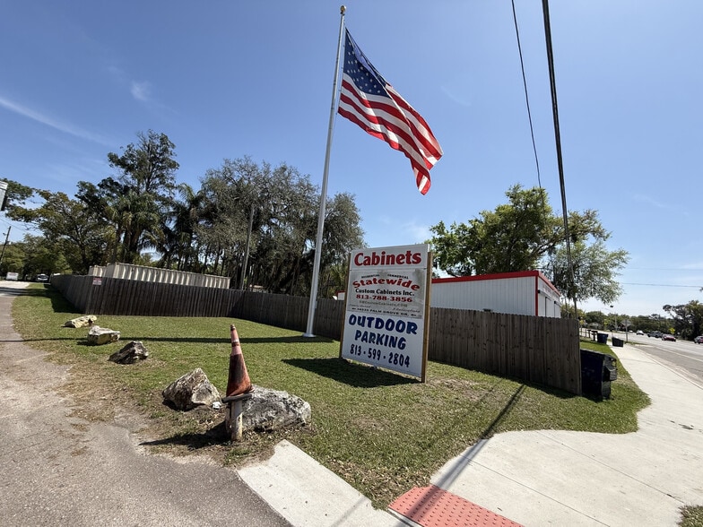 Income Producing Land off Gall Blvd portfolio of 2 properties for sale on LoopNet.co.uk - Building Photo - Image 2 of 4