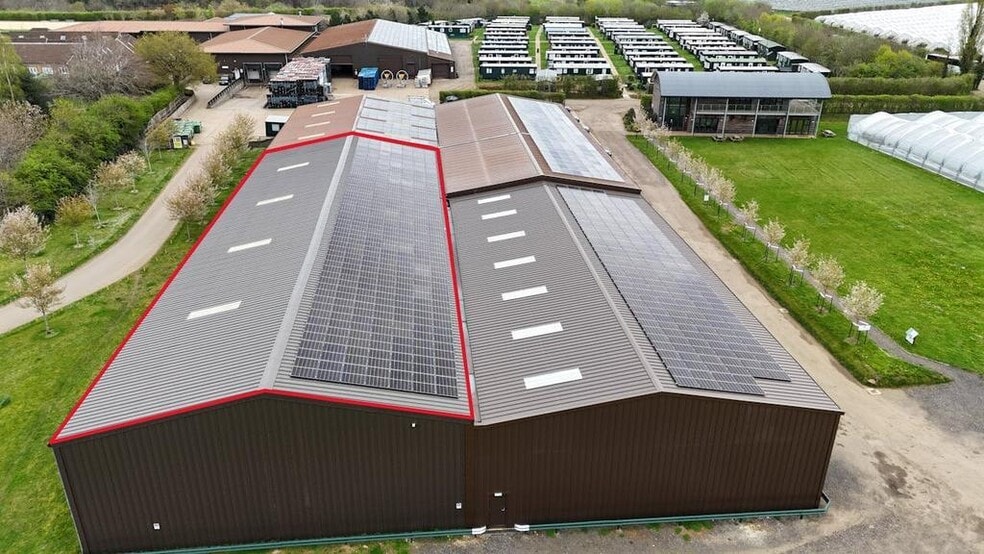 Tuesley Ln, Godalming to rent - Building Photo - Image 2 of 4