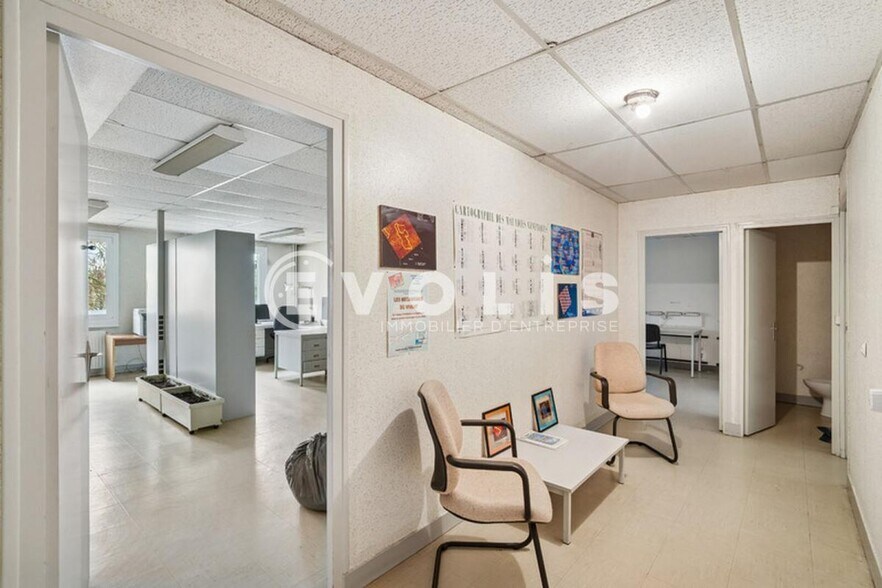 Office in Noisy-le-Grand for sale - Interior Photo - Image 3 of 10