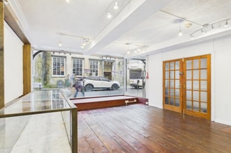 51 King St, Carmarthen to rent Interior Photo- Image 2 of 5