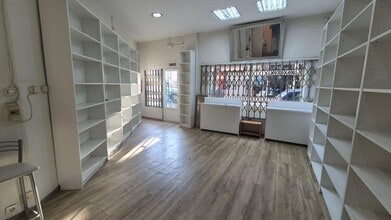 Retail in Madrid, Madrid to rent Interior Photo- Image 2 of 8