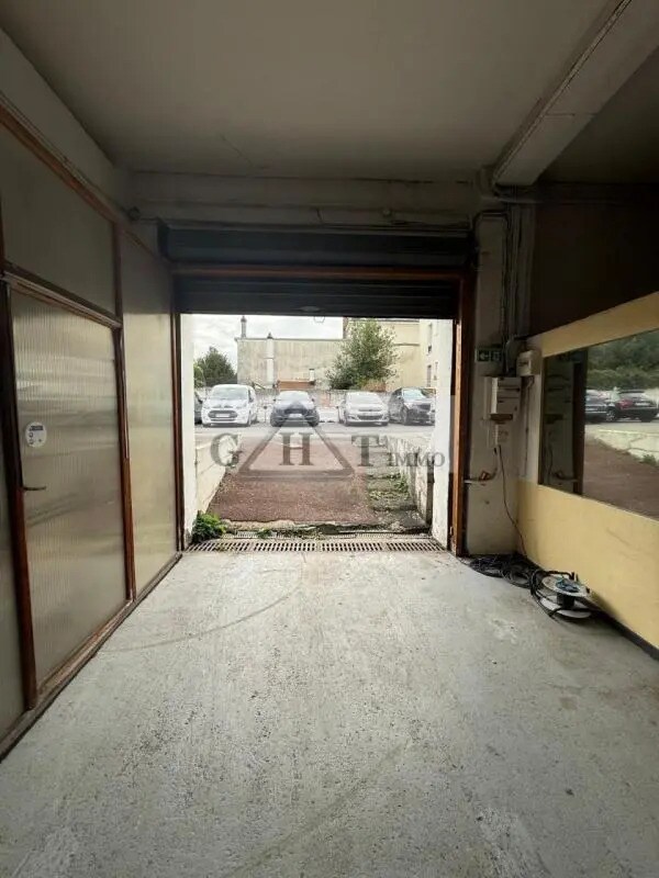 Industrial in Argenteuil to rent Interior Photo- Image 1 of 8