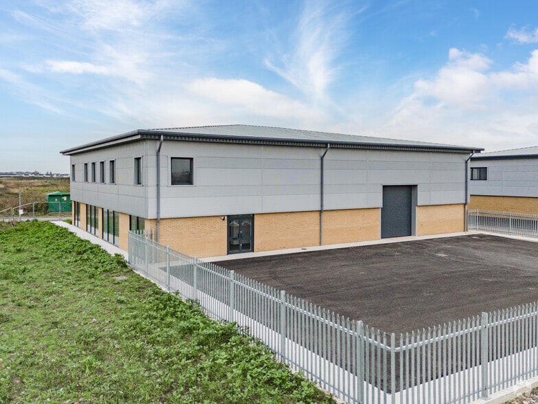 Beaufighter Rd, Weston Super Mare for sale - Primary Photo - Image 1 of 5