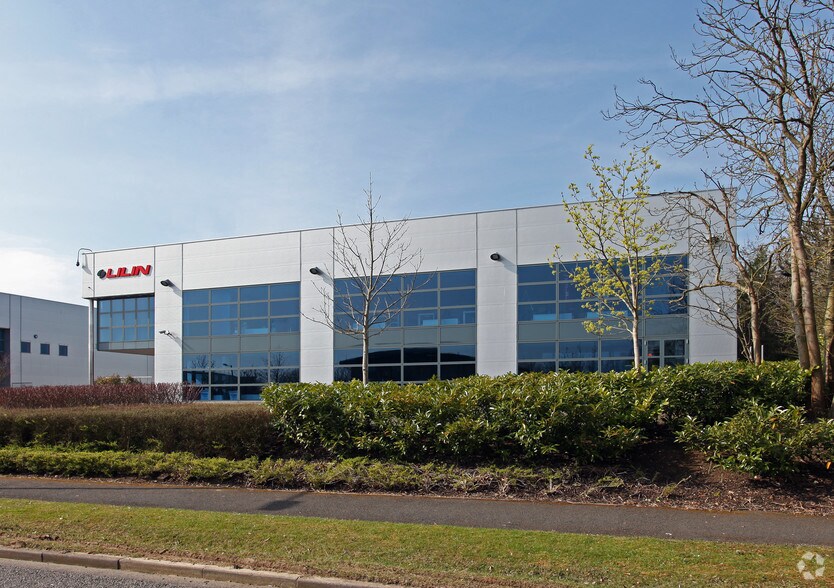 Davy Ave, Milton Keynes to rent - Building Photo - Image 3 of 4