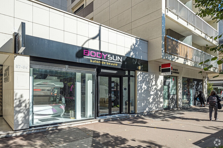 Build-to-Rent in Paris for sale - Building Photo - Image 2 of 15