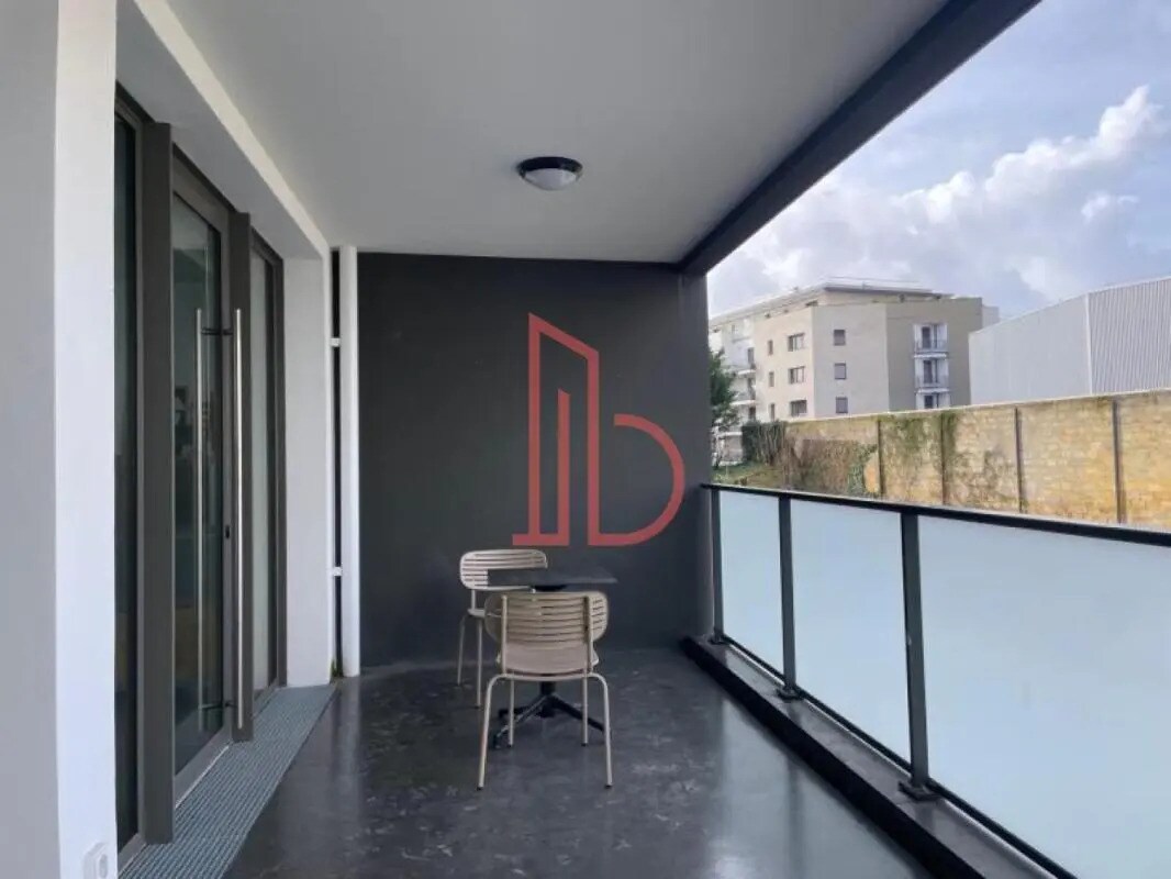 Office in Talence to rent Building Photo- Image 1 of 8