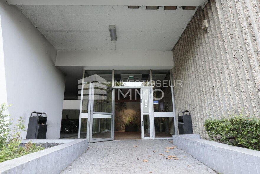 Office in Bonneuil Sur Marne to rent - Lobby - Image 3 of 5