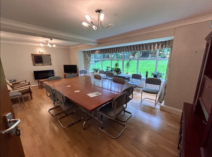 299 Boarshaw Rd, Manchester for sale - Interior Photo - Image 3 of 3