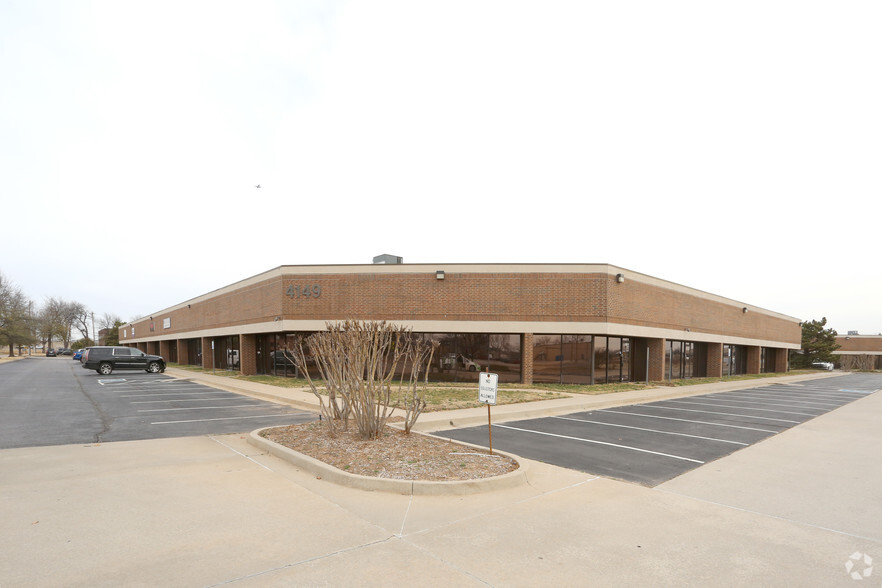 4141-4149 Highline Blvd, Oklahoma City, OK for rent - Primary Photo - Image 1 of 3