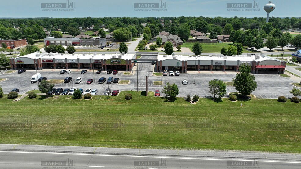 701-703 N McCroskey St, Nixa, MO for rent - Building Photo - Image 3 of 8