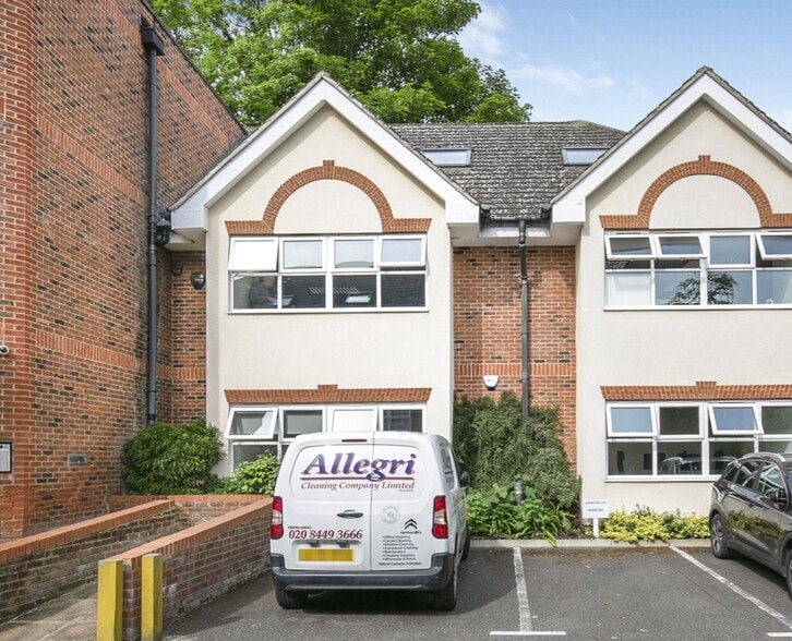 Moon Ln, Barnet for sale - Building Photo - Image 3 of 8