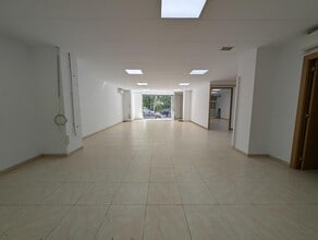 Retail in Mataró, Barcelona to rent Interior Photo- Image 2 of 14