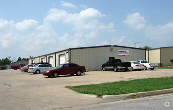 102 S 111th Ave, Tulsa, OK for sale Building Photo- Image 1 of 8