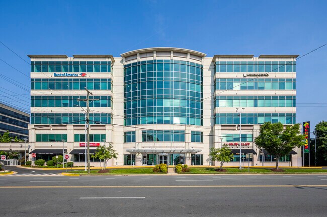 More details for 1934 Old Gallows Rd, Vienna, VA - Office to Rent