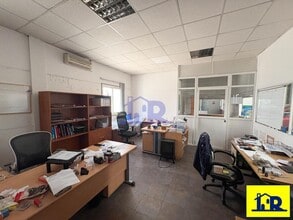 Industrial in Cuenca, Cuenca to rent Interior Photo- Image 1 of 12