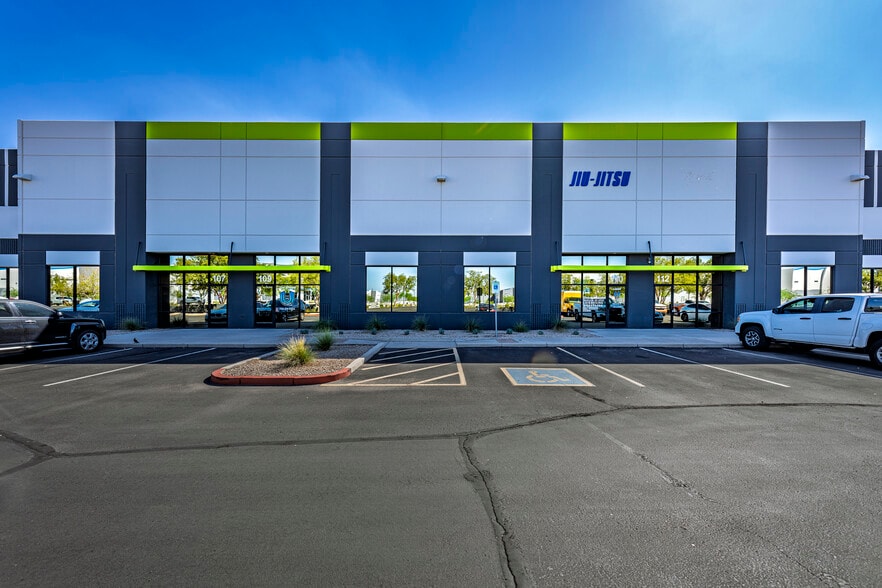 7931 E Pecos Rd, Mesa, AZ to rent - Building Photo - Image 2 of 19