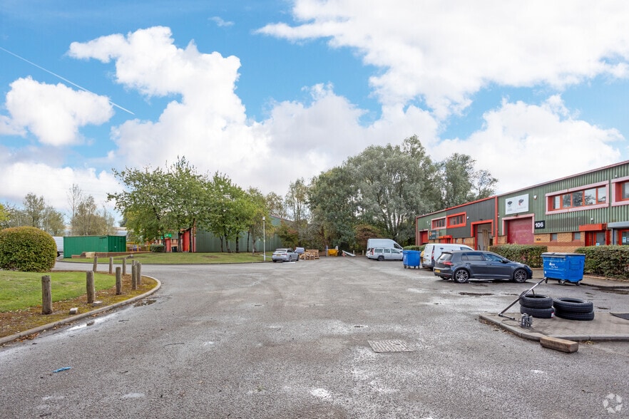 Clearwater Rd, Newport to rent - Building Photo - Image 3 of 4