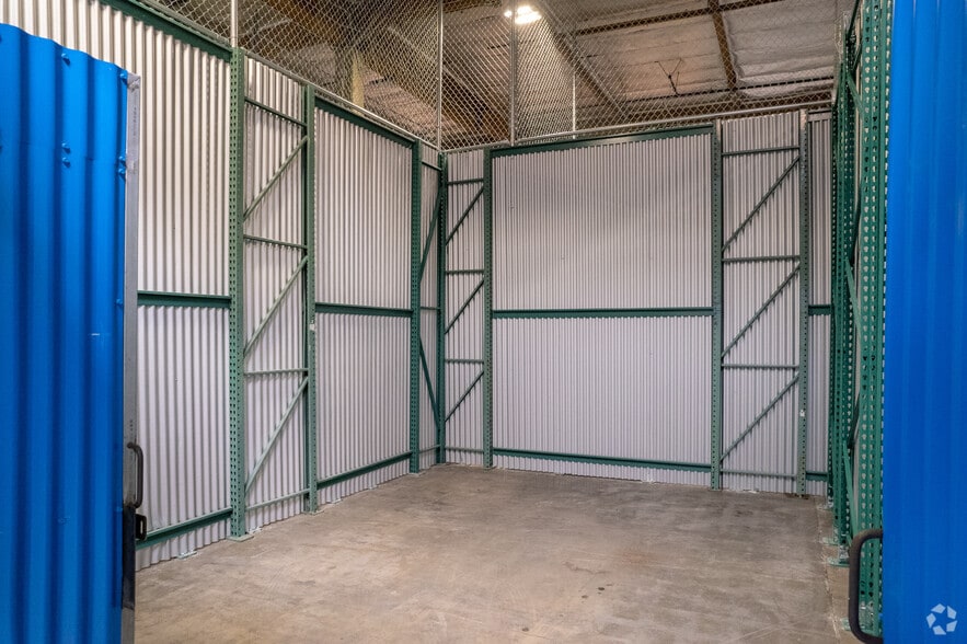 3731 Warner Ave, Santa Ana, CA to rent - Primary Photo - Image 1 of 45